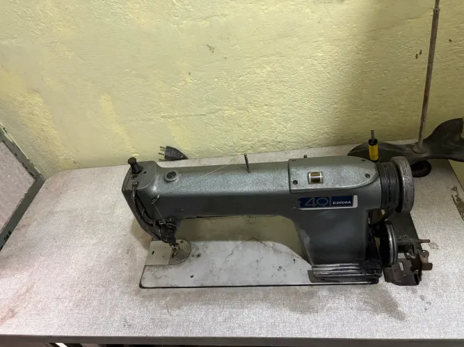 Máquina de costura singer 