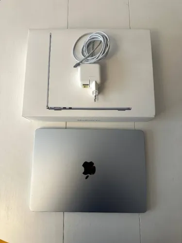 MacBook Air M4 - 16GB RAM | 256GB SSD | cor Azul Céu