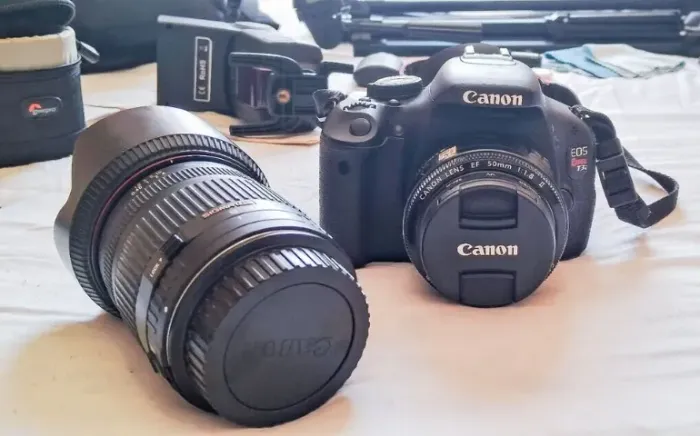 Câmera Fotográfica Canon Rebel T3i + 2 Lentes + Acessórios: Kit Completo para Iniciantes!