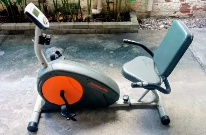 Bicicleta Ergométrica Orizontal Athletic Advanced 370BH 