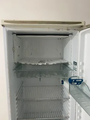 Geladeira Dako restaurar ou tirar peças 100 reais