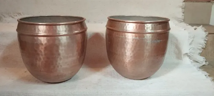 Par De Cachepos Decorativos Cobre Martelado 27x27cm Vasos Grandes