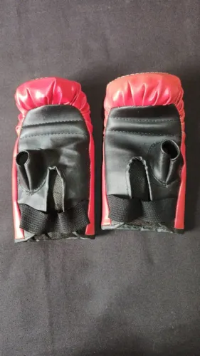 Par de Luvas de Luta marca KnoCkout cor Vermelha tipo luva muay tai box Infant-Juvenil peq