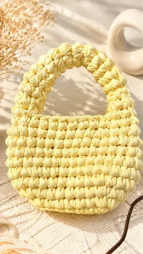 Bolsa Hobo Bag de Crochê Artesanal Amarelo Manteiga - Nova