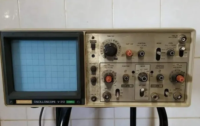 Osciloscópio V212