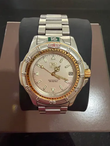Relógio TAG Heuer 4000 Series Automatic 200M