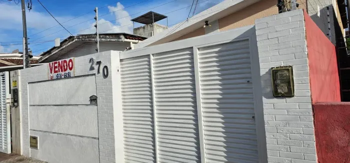 CASA AMPLA PARA ALUGAR OU VENDER EM JAGUARIBE
