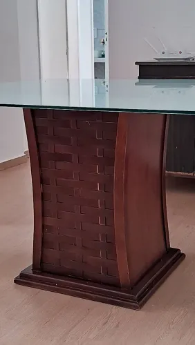 Mesa de jantar com vidro 1.30m