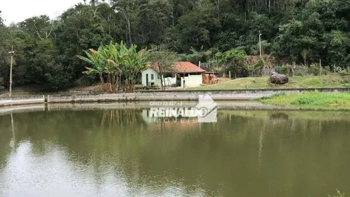 Sítio com 2 dormitórios à venda, 60490 m² por R$ 680.000,00 - Centro - Amparo/SP
