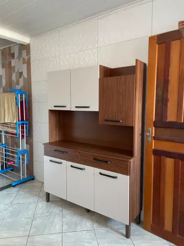 Armário de cozinha seminovo, com pouquíssimo tempo de uso!