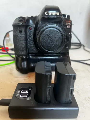 CÂMERA CÂNON 6D