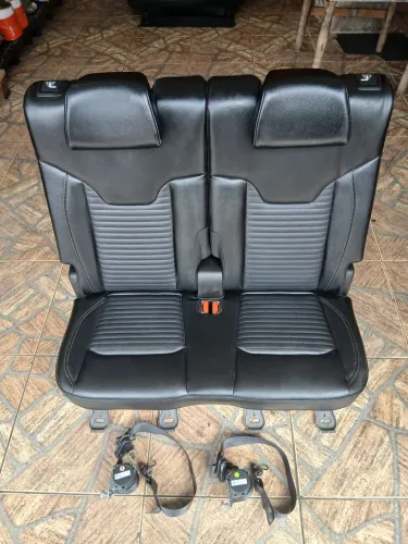 Banco Jeep commander completo com cintos 
