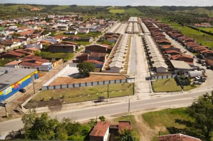 ALUGA-SE CASA NO RESIDENCIAL PORTO GRANDE I
