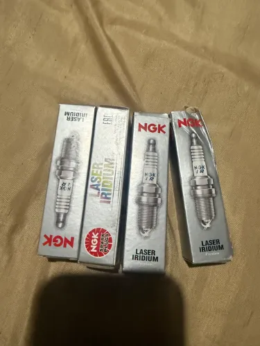Velas novas Toyota étios