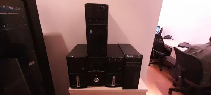 5 Computadores antigos sem HDs