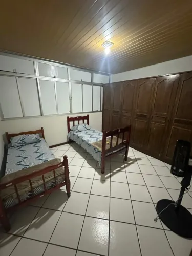 Alojamento para 15 pessoas casa ampla e mobiliada bem localizado