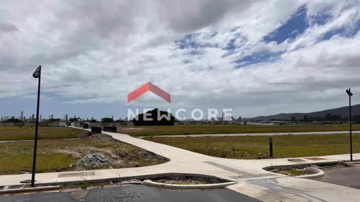 Lote em condomínio em Avenida Santos Dumont - Perequê - Porto Belo/SC