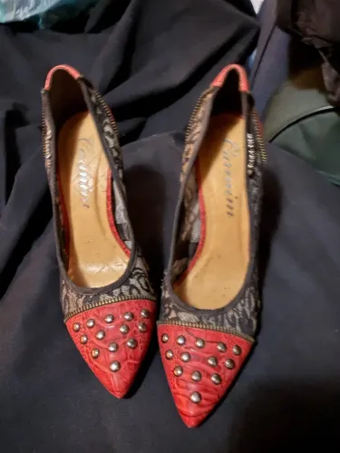 Sapato de salto Scarpin carmim