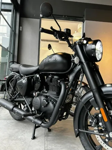 CLASSIC 350 STEALTH BLACK 26/26