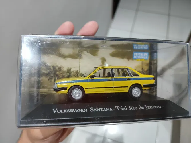 Volkswagen Santana - Táxi 1:43 (Lacrado)