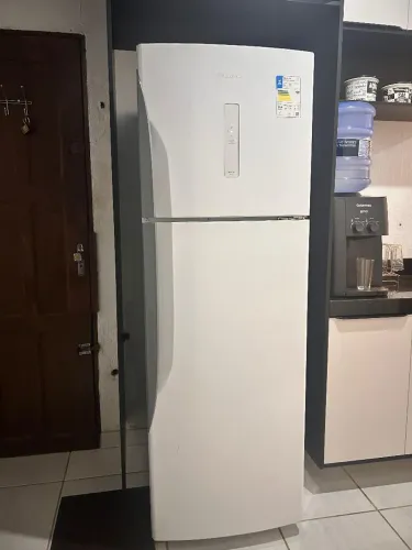 Vendo uma Geladeira Panasonic