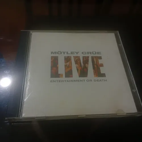 CD Motley Crue entertainment or death