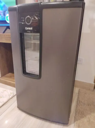 Cervejeira Consul Frost Free Titanium 127V - Funcionando Perfeitamente