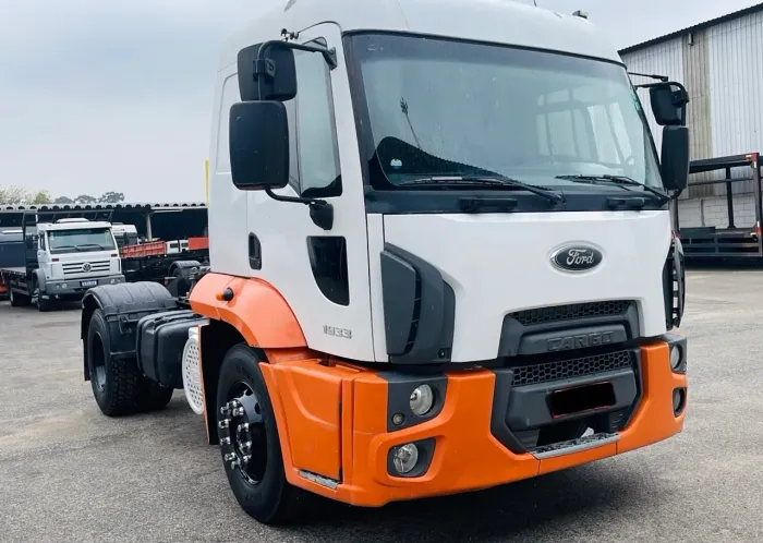 Ford Cargo 1933 ano 2013 