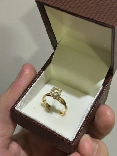 Anel de ouro 18k e diamante