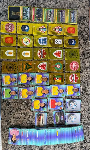 Lote figurinhas copa 2022