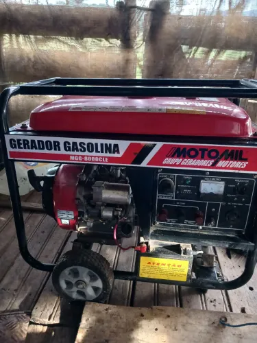 Vendo gerador semi novo
