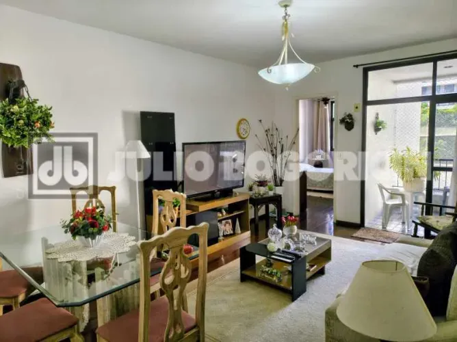 Apartamento com varanda, sala em dois ambientes, 1 quarto sendo suíte, área de serviço, de