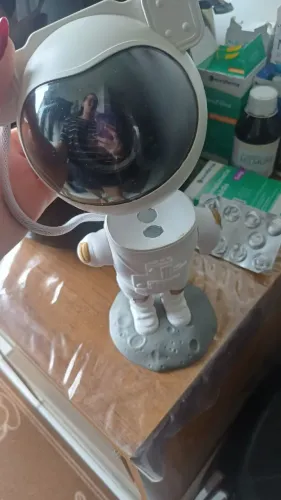 Boneco astronauta de decoração