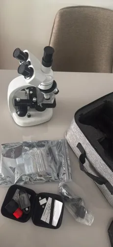 Microscópio Biológico Binocular Estudante Analise Branco