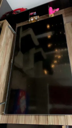 Tv, precisa arrumar a tela está funcionando só um lado da tela!