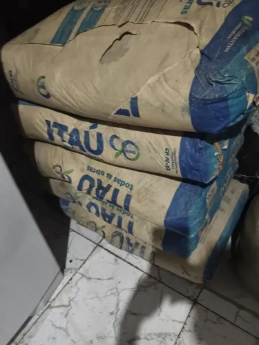 Vendo pila de Caixa de água completo com Caixa de 1000 litros mais informações *