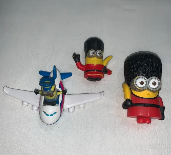 3 bonecos coleção minions ótimo estado 
