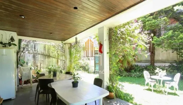 Casa com Piscina venda de 650m² com 4 dormitórios e 4 vagas no Jardim Leonor Morumbi Casa 