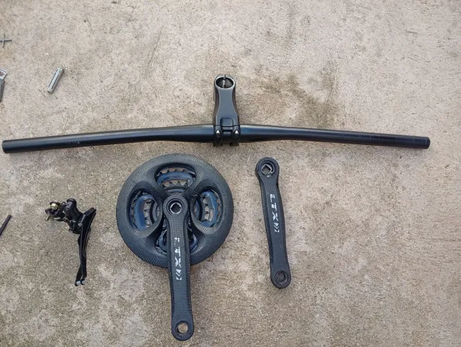 Peças semi-novas para bicicleta aro 29.