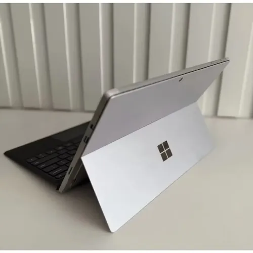Microsoft Surface Pro 5 i5 8GB SSD 128GB Tela 12,3? Touch