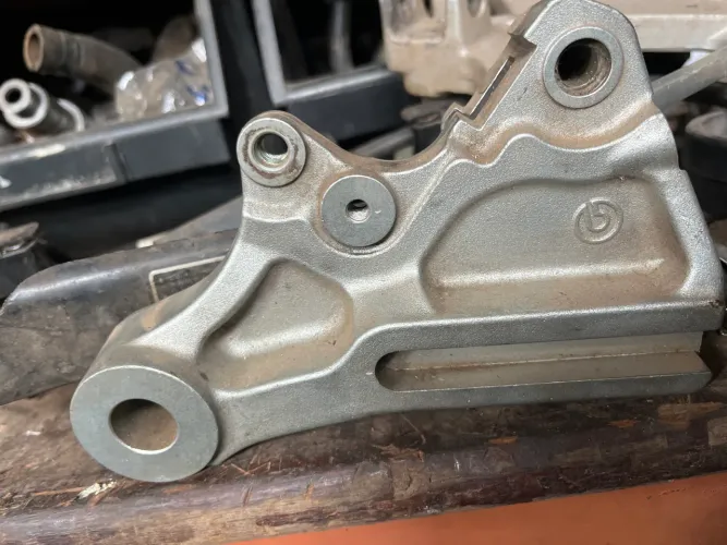 Suporte pinça freio Yamaha xt660