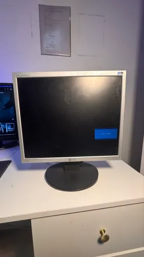 Monitor LG Flatron 17 Polegadas Funcionando