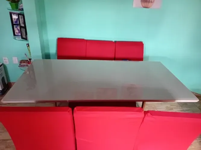 Venda de mesa com 6 cadeiras, r$1.200
