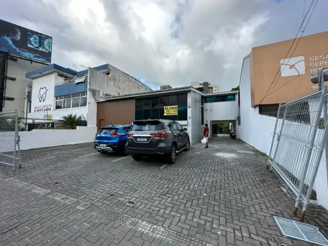 REF: TV200 - EXCELENTE CASA COMERCIAL COM 570M² EM FRENTE A PRAÇA DO DERBY NO RECIFE