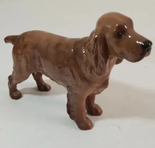 Cachorro de porcelana alemã 