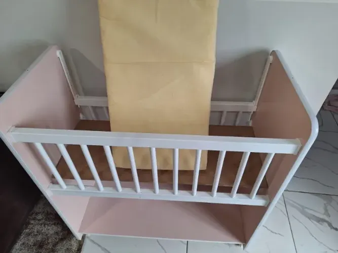 Mini berço Rosa semi novo