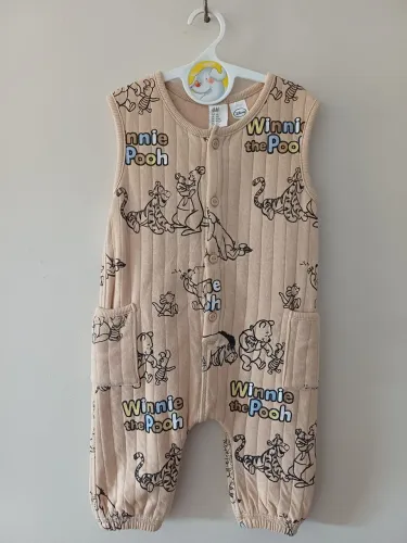 Macacão baby sem mangas H&M semi-novo, Disney Winnie The Pool= 100% algodão. 