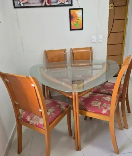 Mesa de jantar vidro e madeira maciça