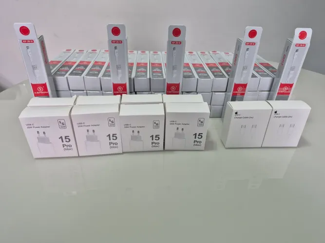 Vendo lote de cabo cel. 55 USB tipo V8 2mts/2  tipo C para C/ 2 tomadas 15 Promax