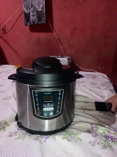 Panela elétrica seminova